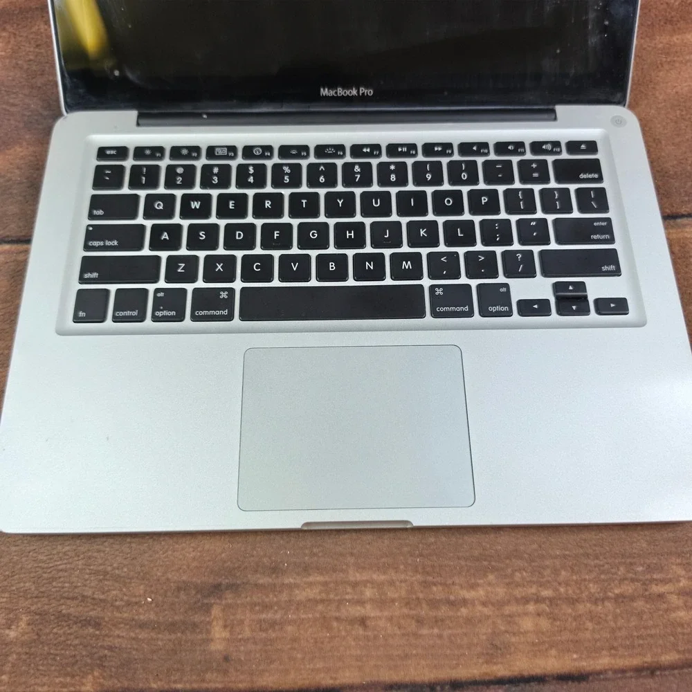 Apple MacBook Pro Laptop 13